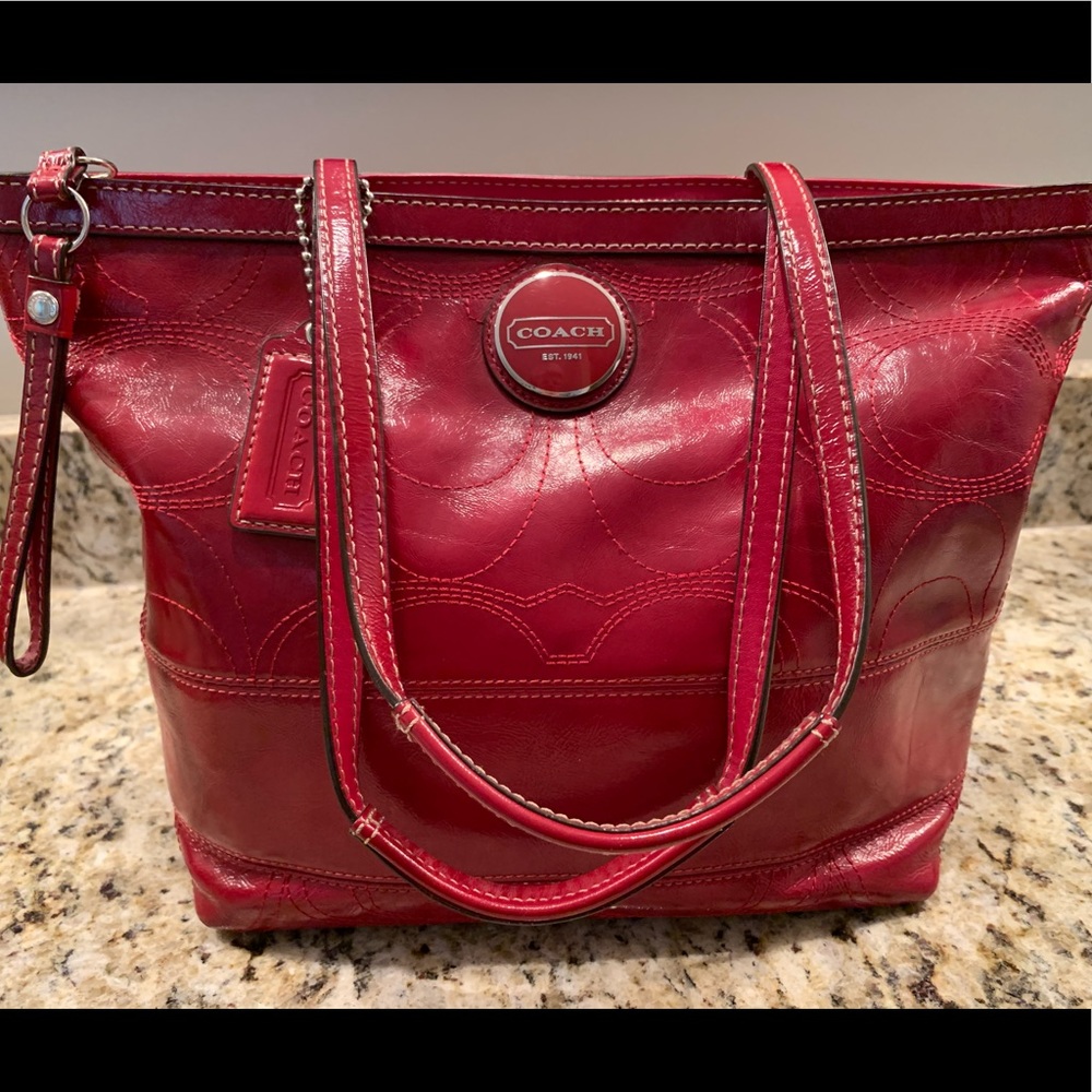Amazing Red PattenLeather Coach purse H1120 F15142